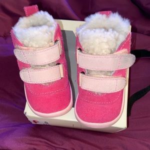 Two toned pink Pritchard UGG boots